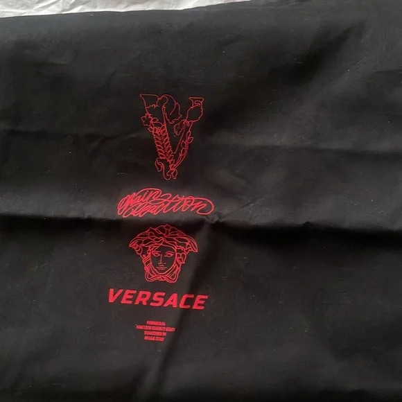 100% Authentic Men’s Versace Orange Cross Chainer ‼️ - Picture 3 of 5